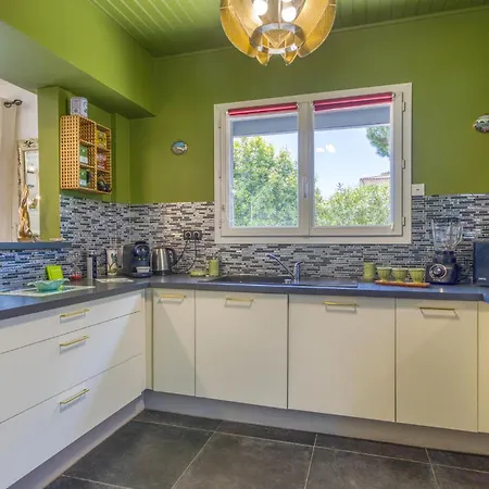 Stunning In Semesterbostad *