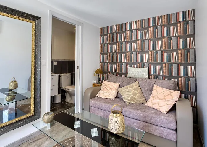 Stunning In Сasa de vacaciones Royan